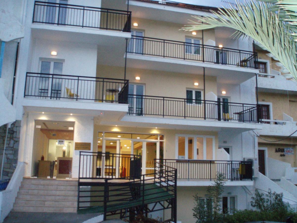 Haris Apartments Hersonissos  Esterno foto